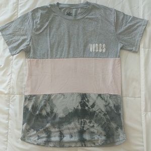 Bailey Apparal "Vibes" t-shirt